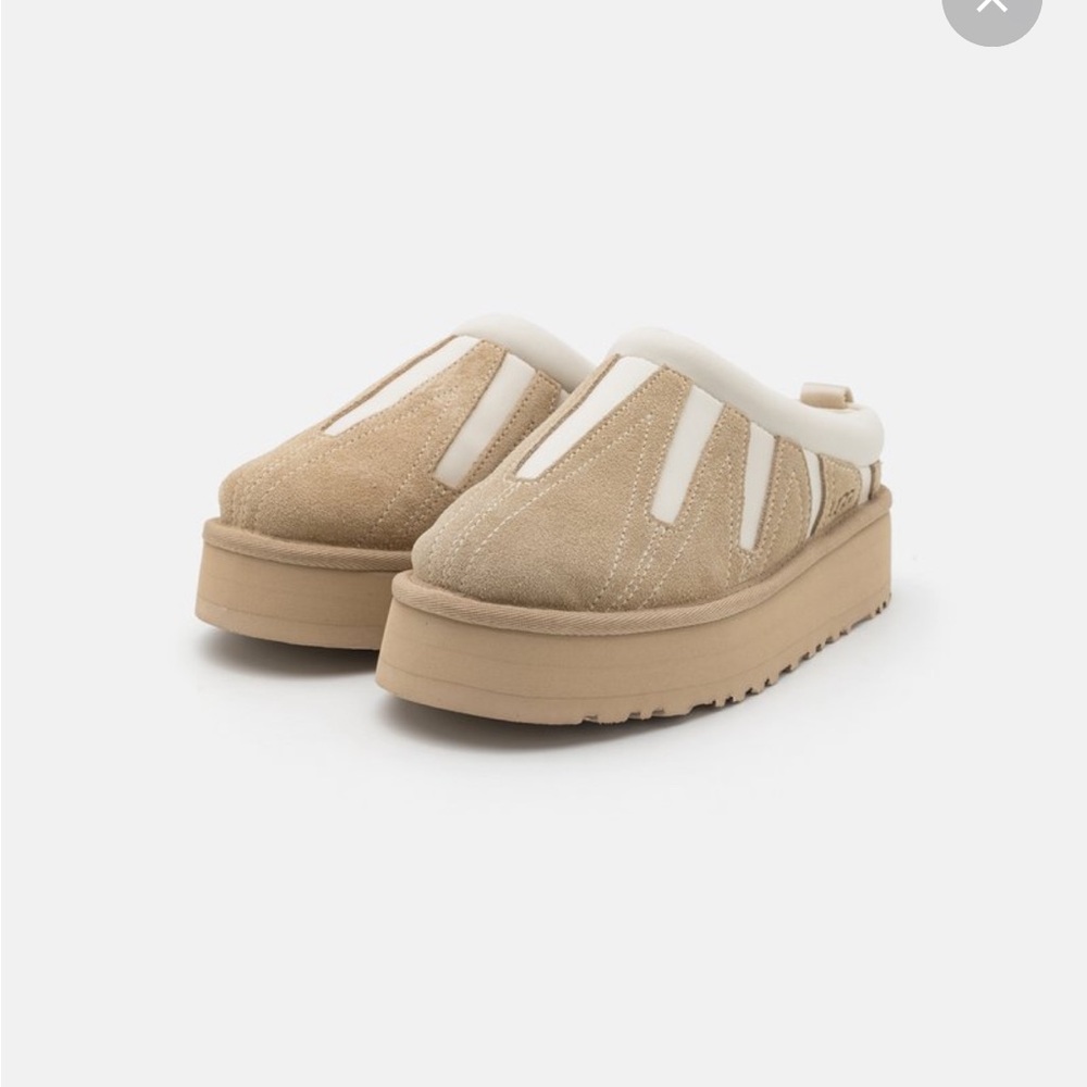 UGG Tazz Sunwave in mustard seed, NIB, women’s size 9